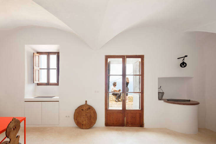 our latest favorite iteration of limewash? the vaulted ceilings of this \17th c 28
