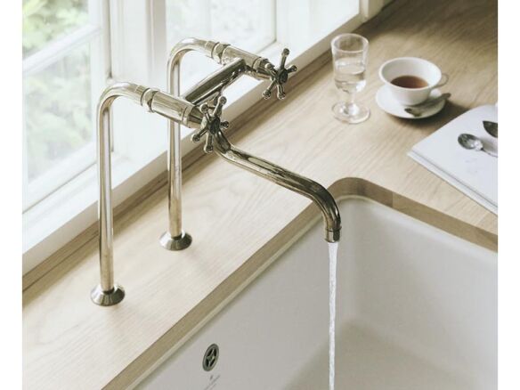 toni kitchen faucets30   1 584x438